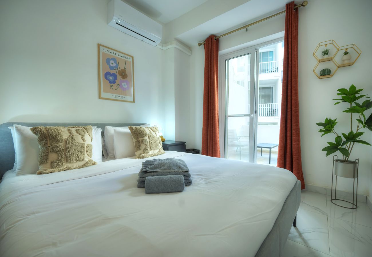 Apartamento en Gzira - Spacious seafront 2 bedrooms with hot tub GOGZR-5