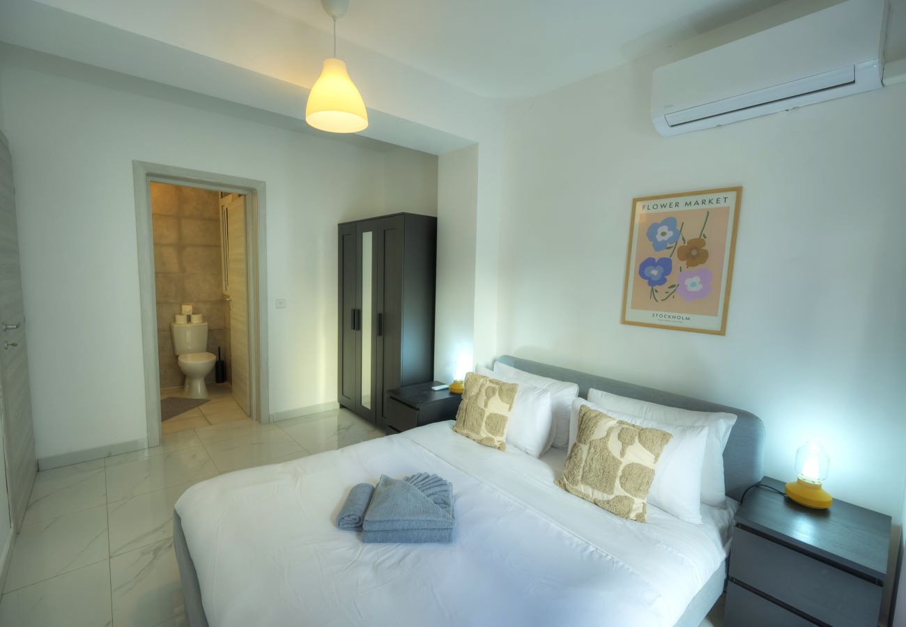 Apartamento en Gzira - Spacious seafront 2 bedrooms with hot tub GOGZR-5