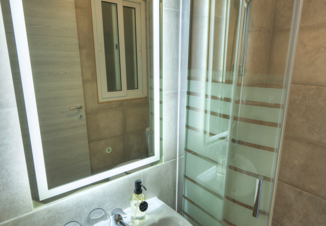 Apartamento en Gzira - Spacious seafront 2 bedrooms with hot tub GOGZR-5