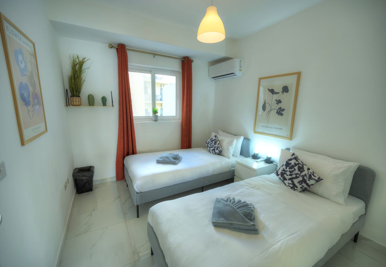 Apartamento en Gzira - Spacious seafront 2 bedrooms with hot tub GOGZR-5