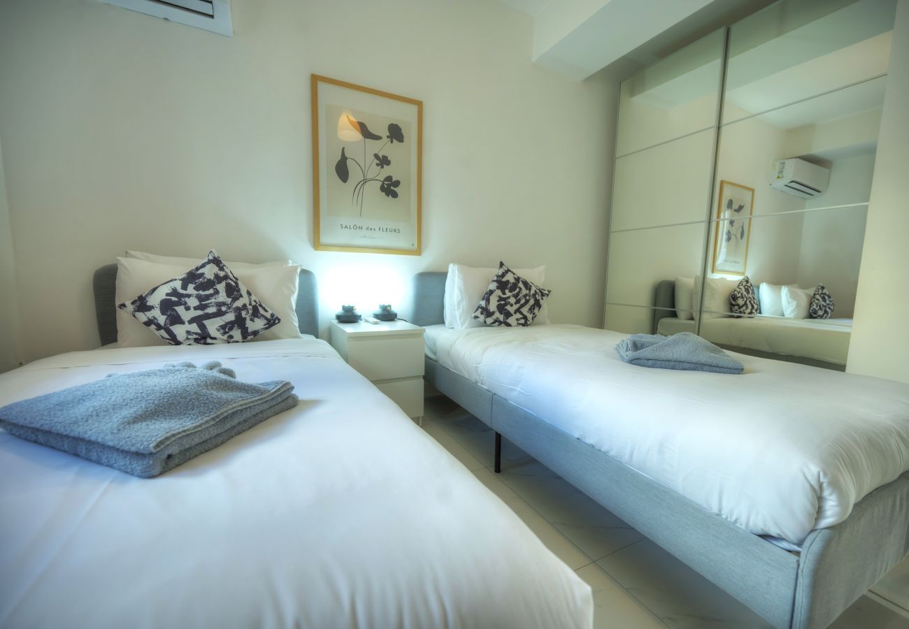 Apartamento en Gzira - Spacious seafront 2 bedrooms with hot tub GOGZR-5