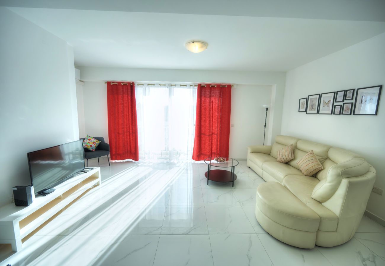 Apartamento en Gzira - Spacious seafront 2 bedrooms with hot tub GOGZR-5