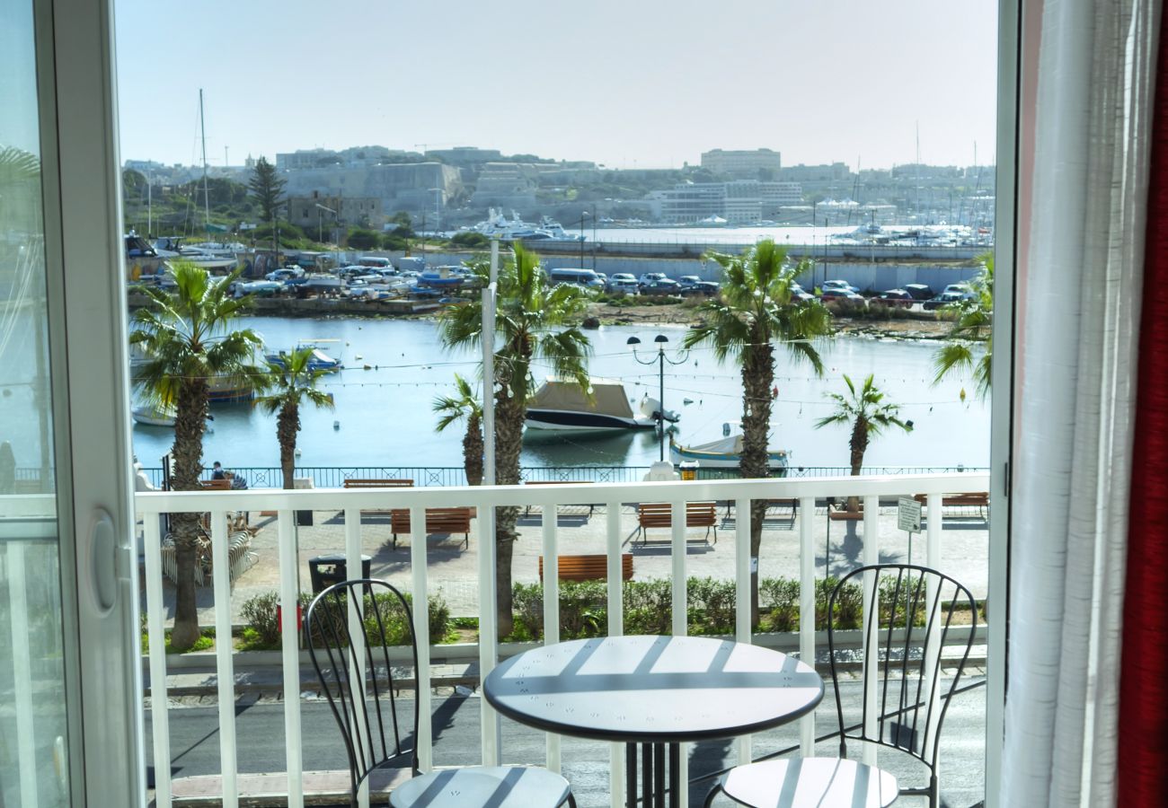 Apartamento en Gzira - Spacious seafront 2 bedrooms with hot tub GOGZR-5