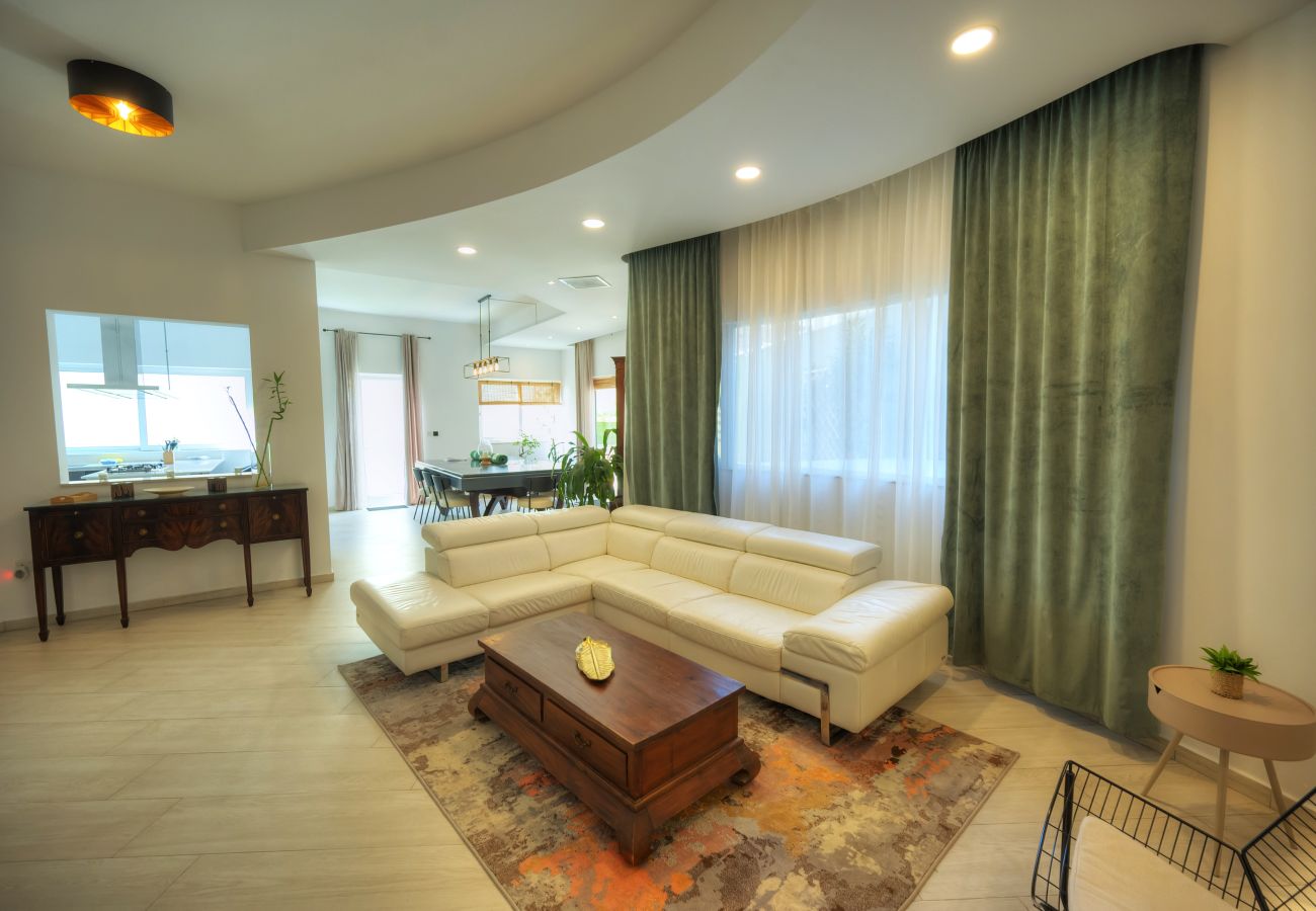 Apartamento en Swieqi - Luxury 2 bedroom with large outdoor & jacuzzi JBAS1-1