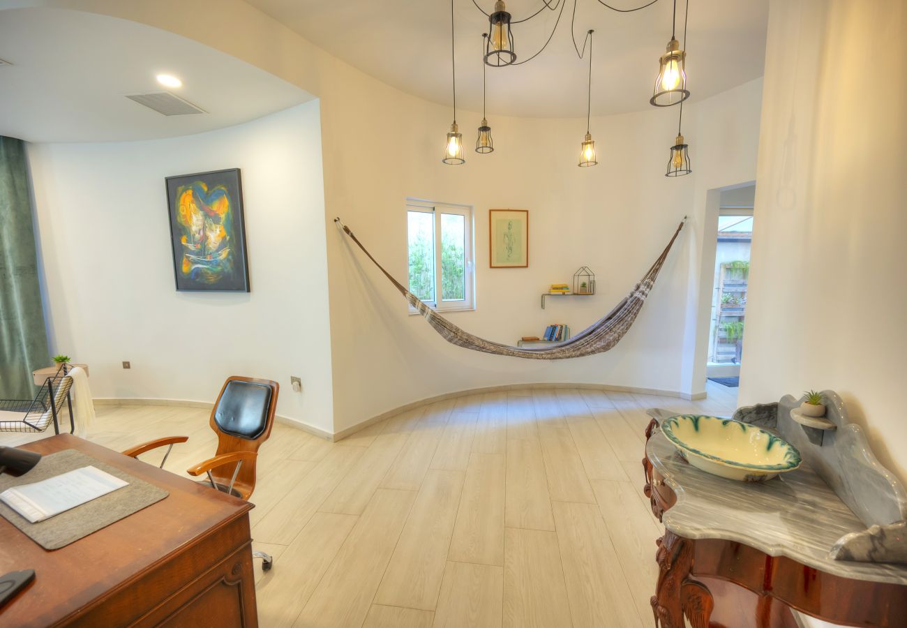 Apartamento en Swieqi - Luxury 2 bedroom with large outdoor & jacuzzi JBAS1-1