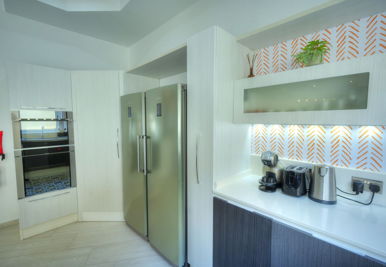 Apartamento en Swieqi - Luxury 2 bedroom with large outdoor & jacuzzi JBAS1-1