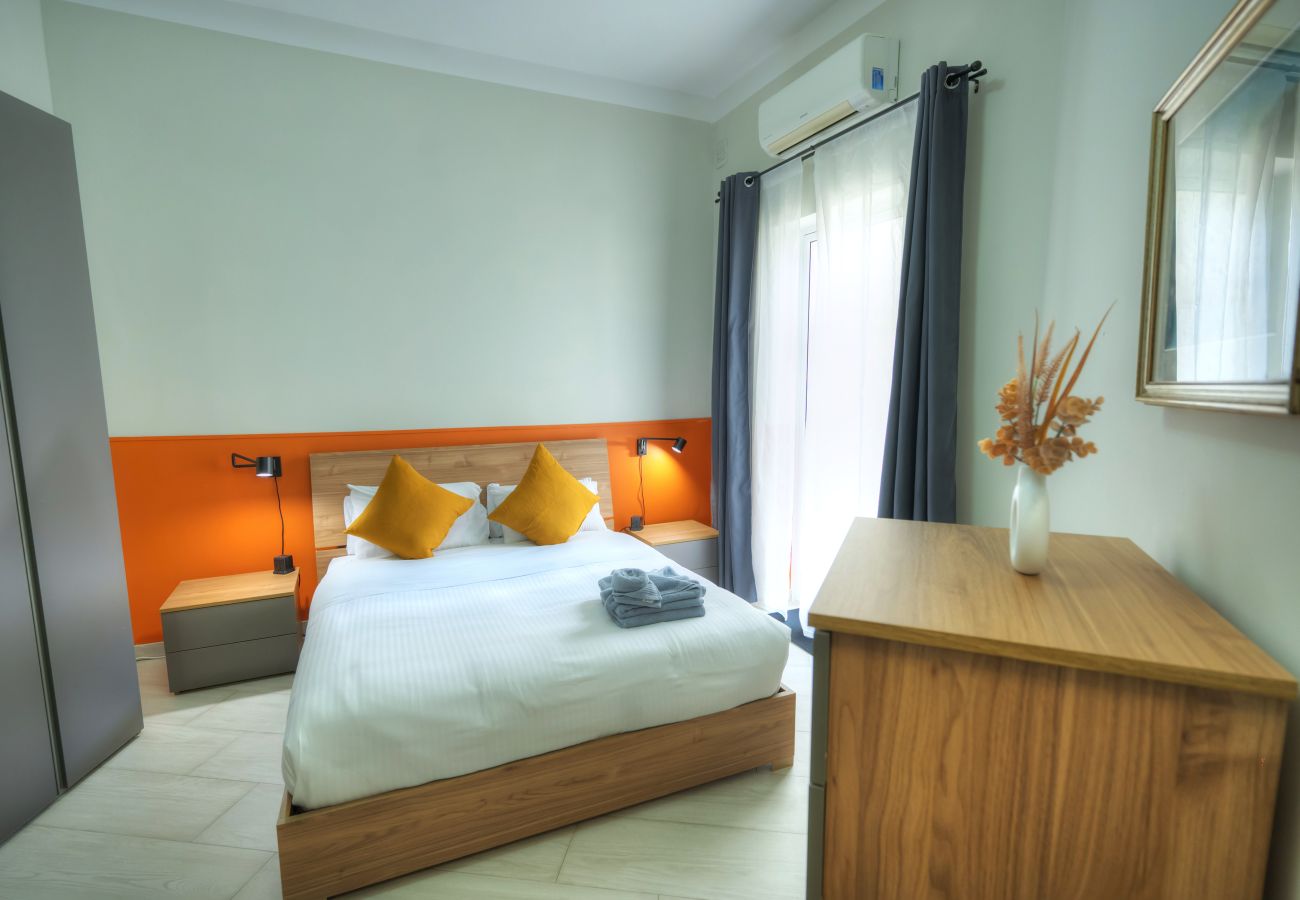 Apartamento en Swieqi - Luxury 2 bedroom with large outdoor & jacuzzi JBAS1-1