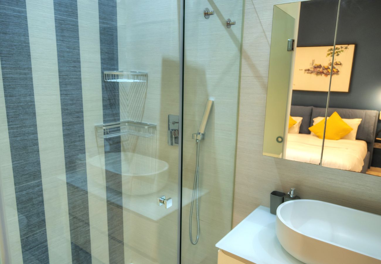 Apartamento en Swieqi - Luxury 2 bedroom with large outdoor & jacuzzi JBAS1-1
