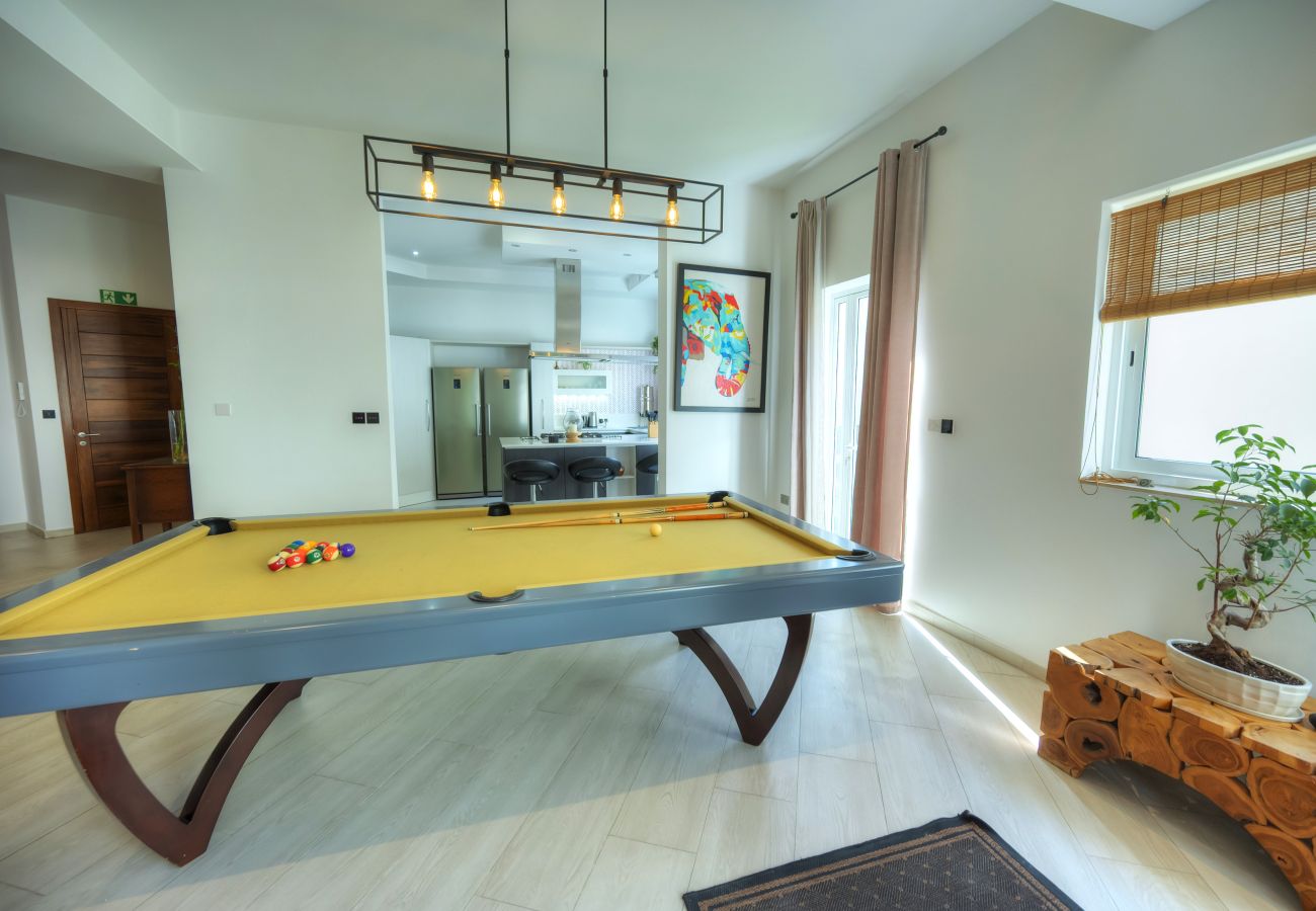 Apartamento en Swieqi - Luxury 2 bedroom with large outdoor & jacuzzi JBAS1-1