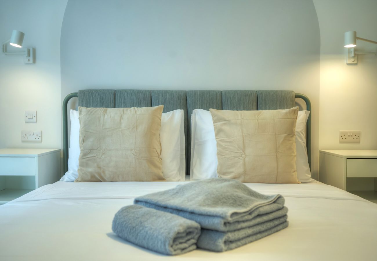 Apartamento en Gzira - Chic, bright and modern 3 bedrooms KBAS1-1