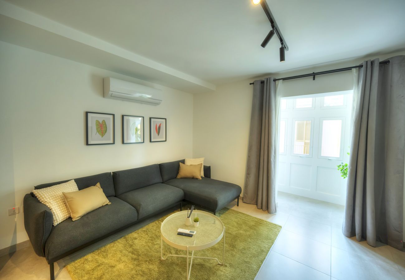 Apartamento en Gzira - Chic, bright and modern 3 bedrooms KBAS1-1