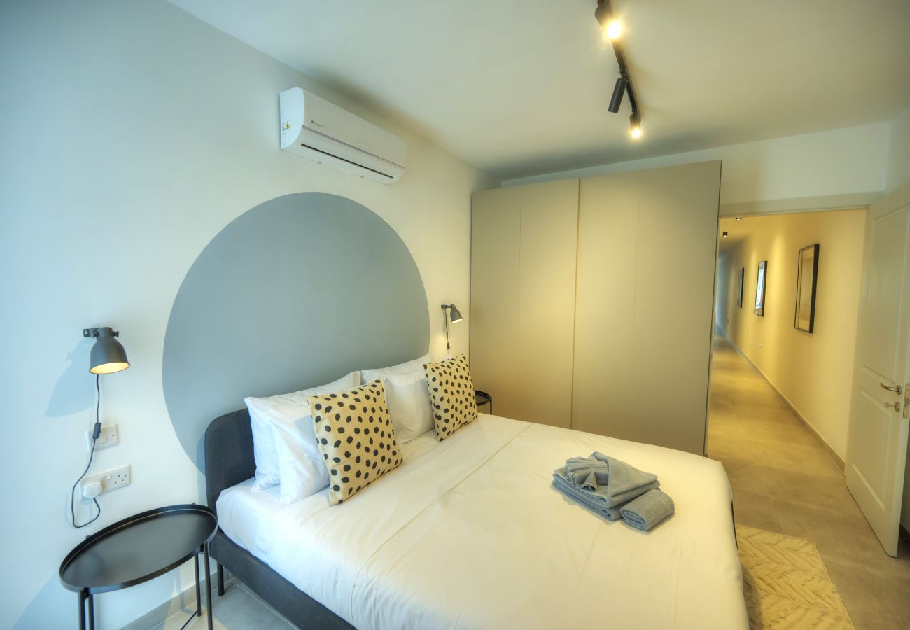 Apartamento en Gzira - Stylish, spacious 3 bedrooms, 2 bathrooms KBAS1-2