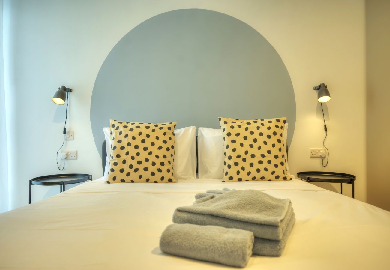 Apartamento en Gzira - Stylish, spacious 3 bedrooms, 2 bathrooms KBAS1-2