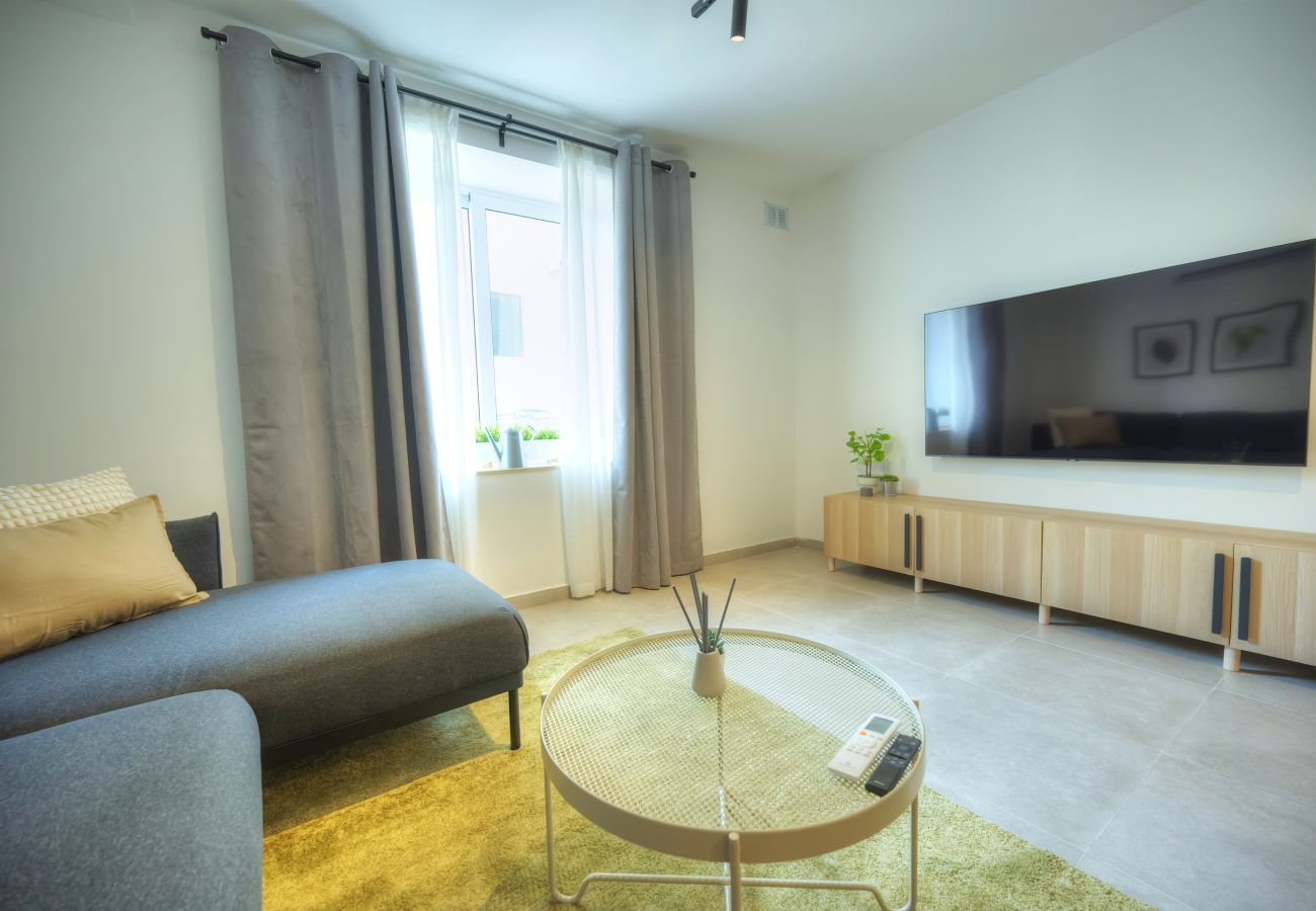 Apartamento en Gzira - Stylish, spacious 3 bedrooms, 2 bathrooms KBAS1-2