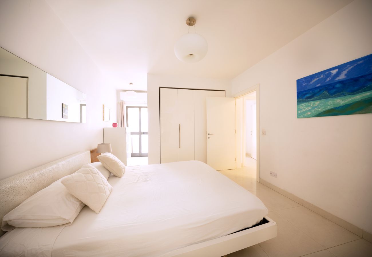 Apartamento en St Julian's - Large & modern 3 bedrooms near Spinola Bay MMAI1-3