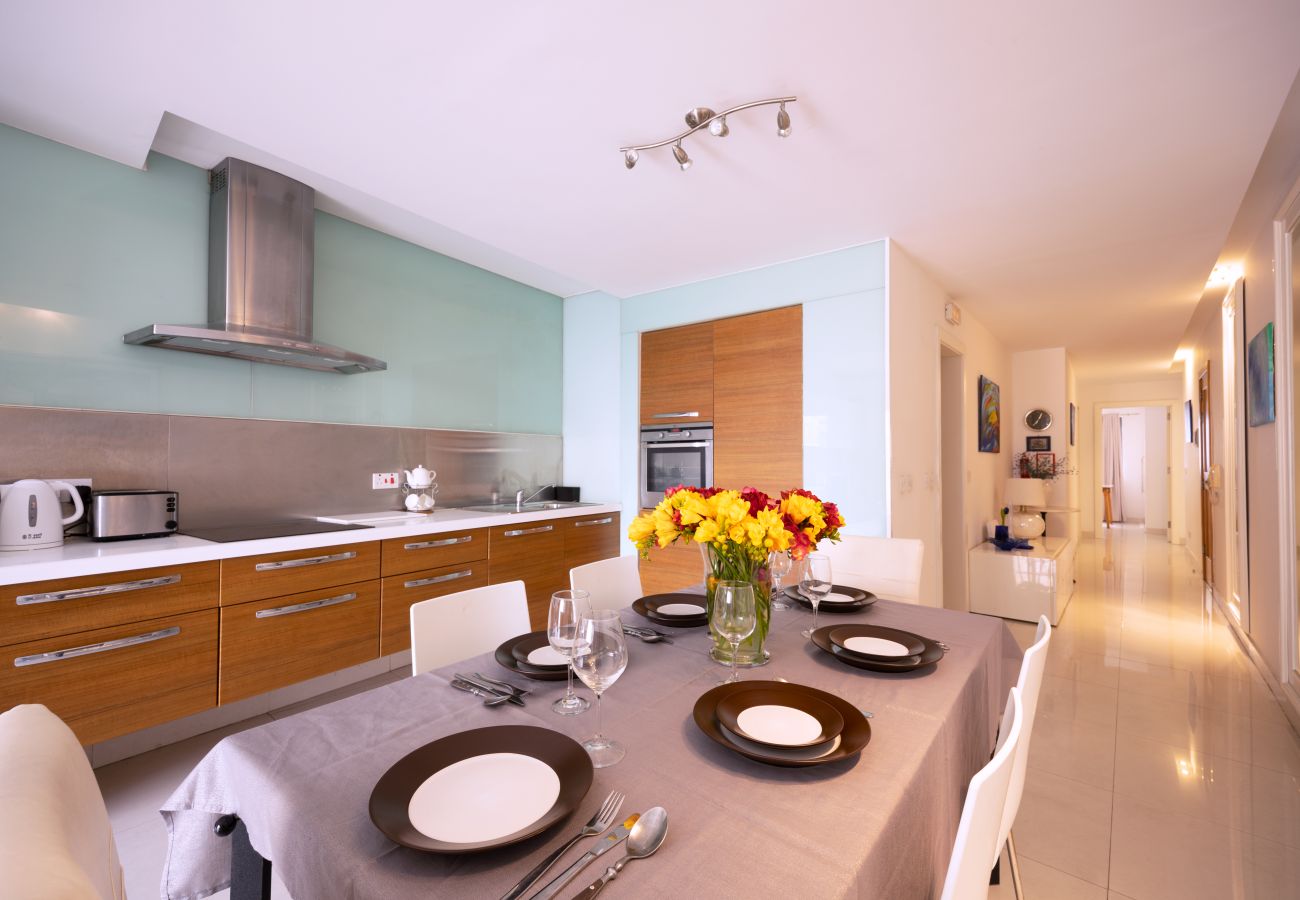 Apartamento en St Julian's - Large & modern 3 bedrooms near Spinola Bay MMAI1-3