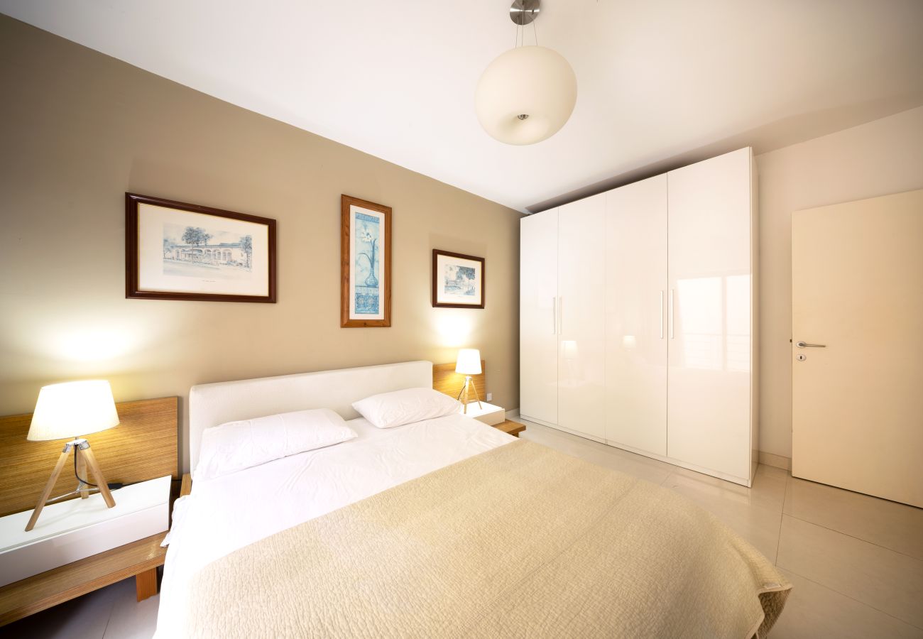 Apartamento en St Julian's - Large & modern 3 bedrooms near Spinola Bay MMAI1-3
