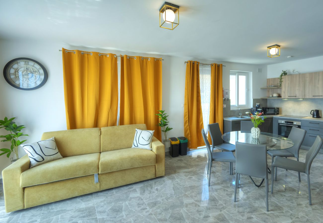 Apartamento en Msida - Luxury penthouse with jacuzzi, sun terrace APIC1-2