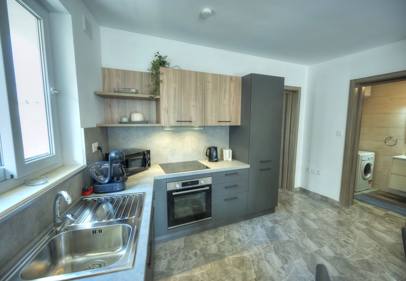 Apartamento en Msida - Luxury penthouse with jacuzzi, sun terrace APIC1-2