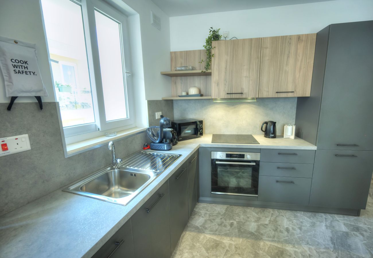 Apartamento en Msida - Luxury penthouse with jacuzzi, sun terrace APIC1-2