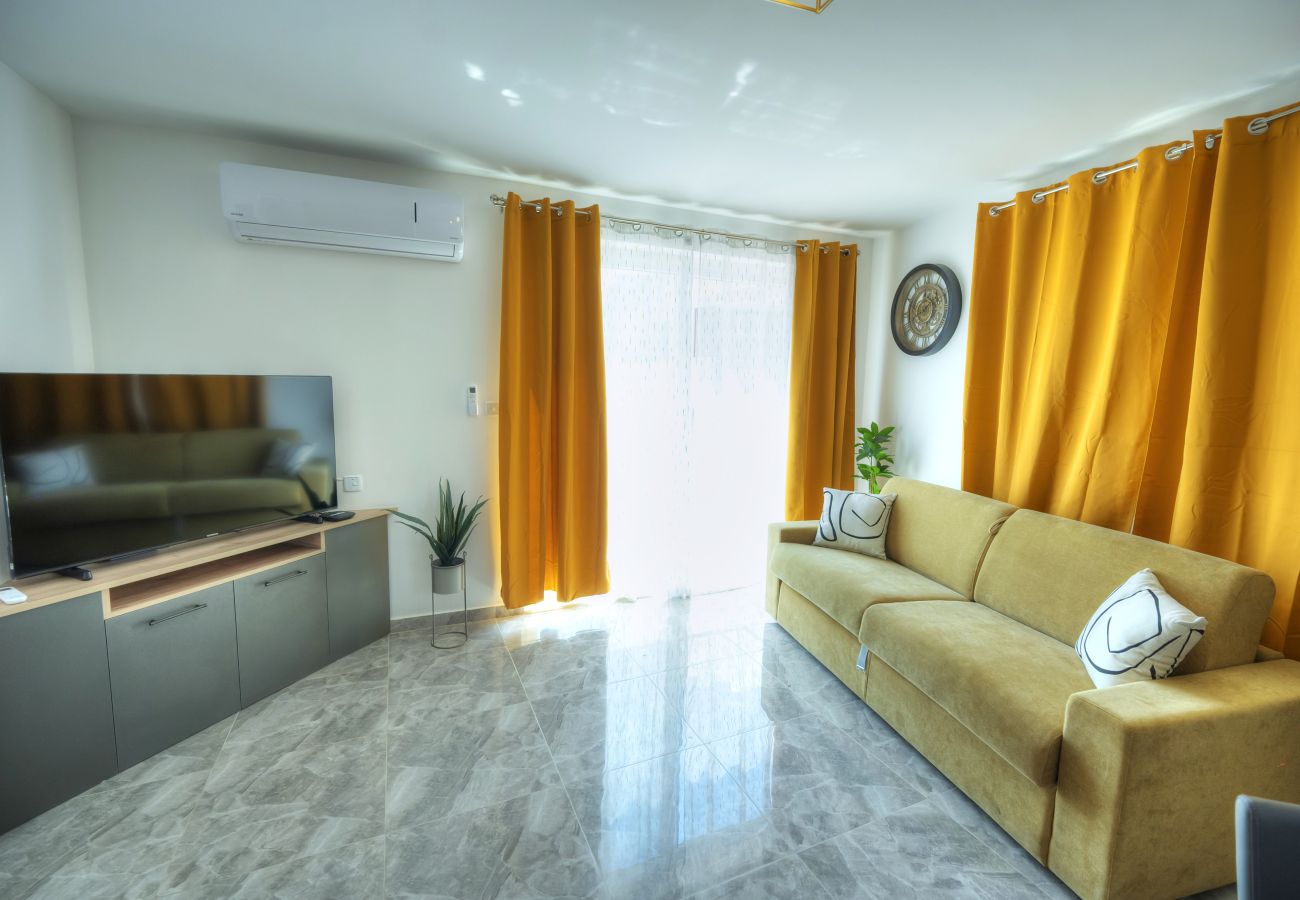 Apartamento en Msida - Luxury penthouse with jacuzzi, sun terrace APIC1-2