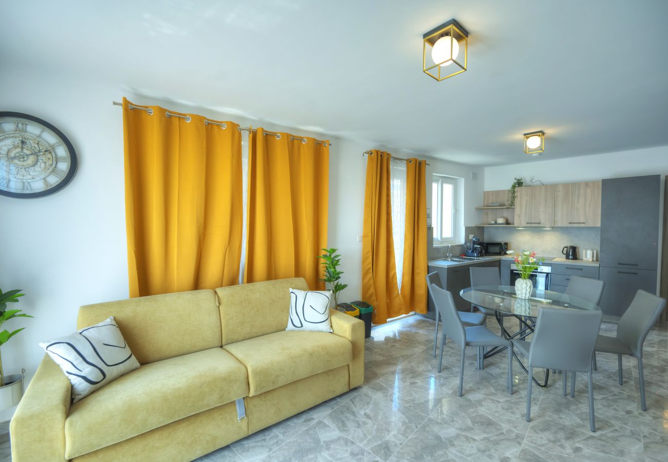Apartamento en Msida - Luxury penthouse with jacuzzi, sun terrace APIC1-2
