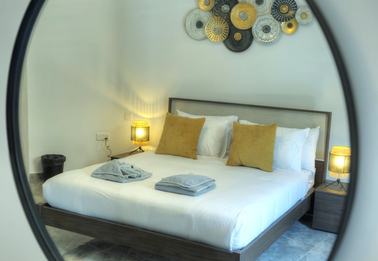 Apartamento en Msida - Luxury penthouse with jacuzzi, sun terrace APIC1-2
