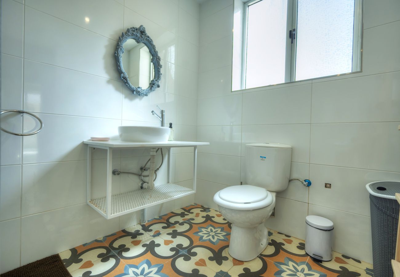 Casa adosada en L-Isla - Traditional townhouse with roof terrace RTHE1-1