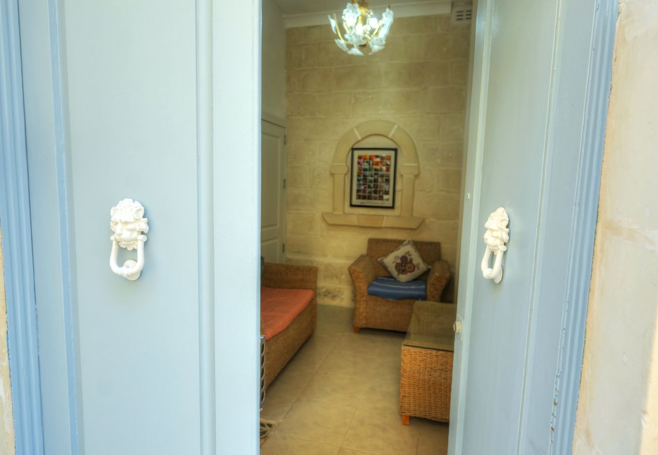 Casa adosada en L-Isla - Traditional townhouse with roof terrace RTHE1-1