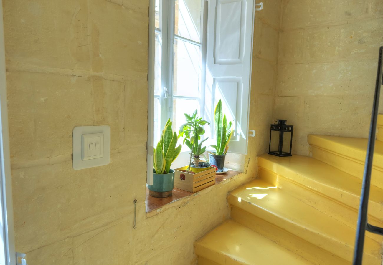 Casa adosada en L-Isla - Traditional townhouse with roof terrace RTHE1-1