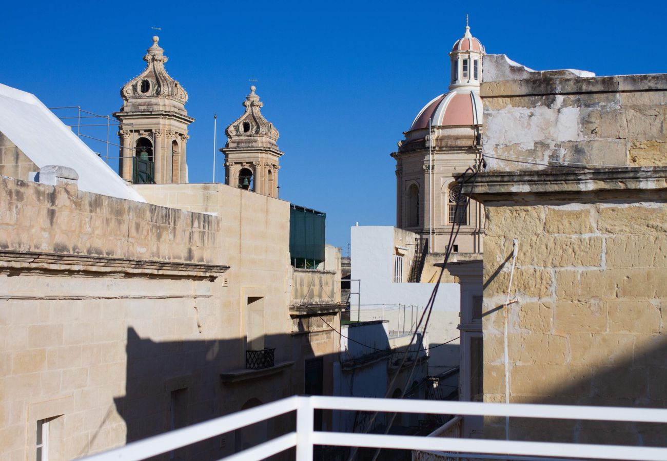 Casa adosada en L-Isla - Traditional townhouse with roof terrace RTHE1-1
