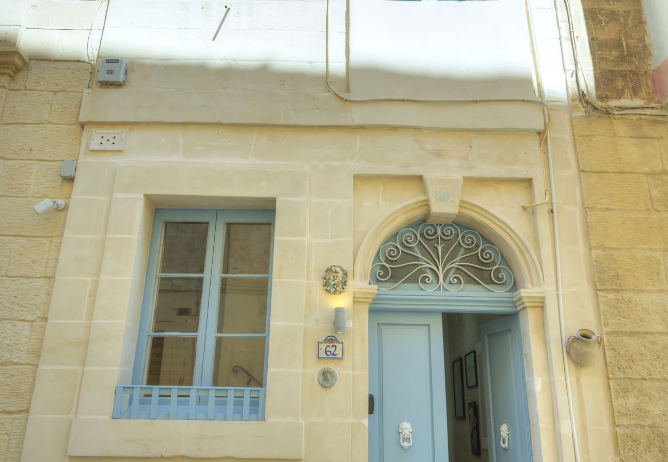 Casa adosada en L-Isla - Traditional townhouse with roof terrace RTHE1-1