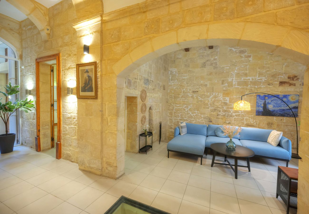 Casa adosada en Valletta - Magestic palazzo, jacuzzi on roof terrace GOVAL-3