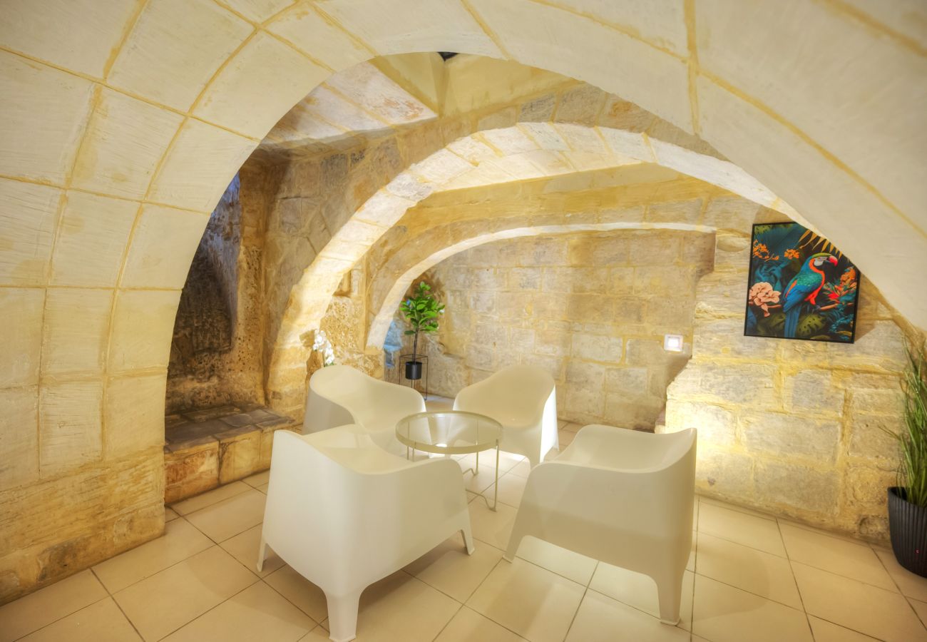 Casa adosada en Valletta - Magestic palazzo, jacuzzi on roof terrace GOVAL-3