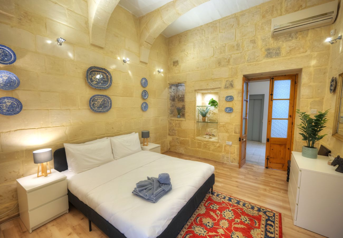 Casa adosada en Valletta - Magestic palazzo, jacuzzi on roof terrace GOVAL-3