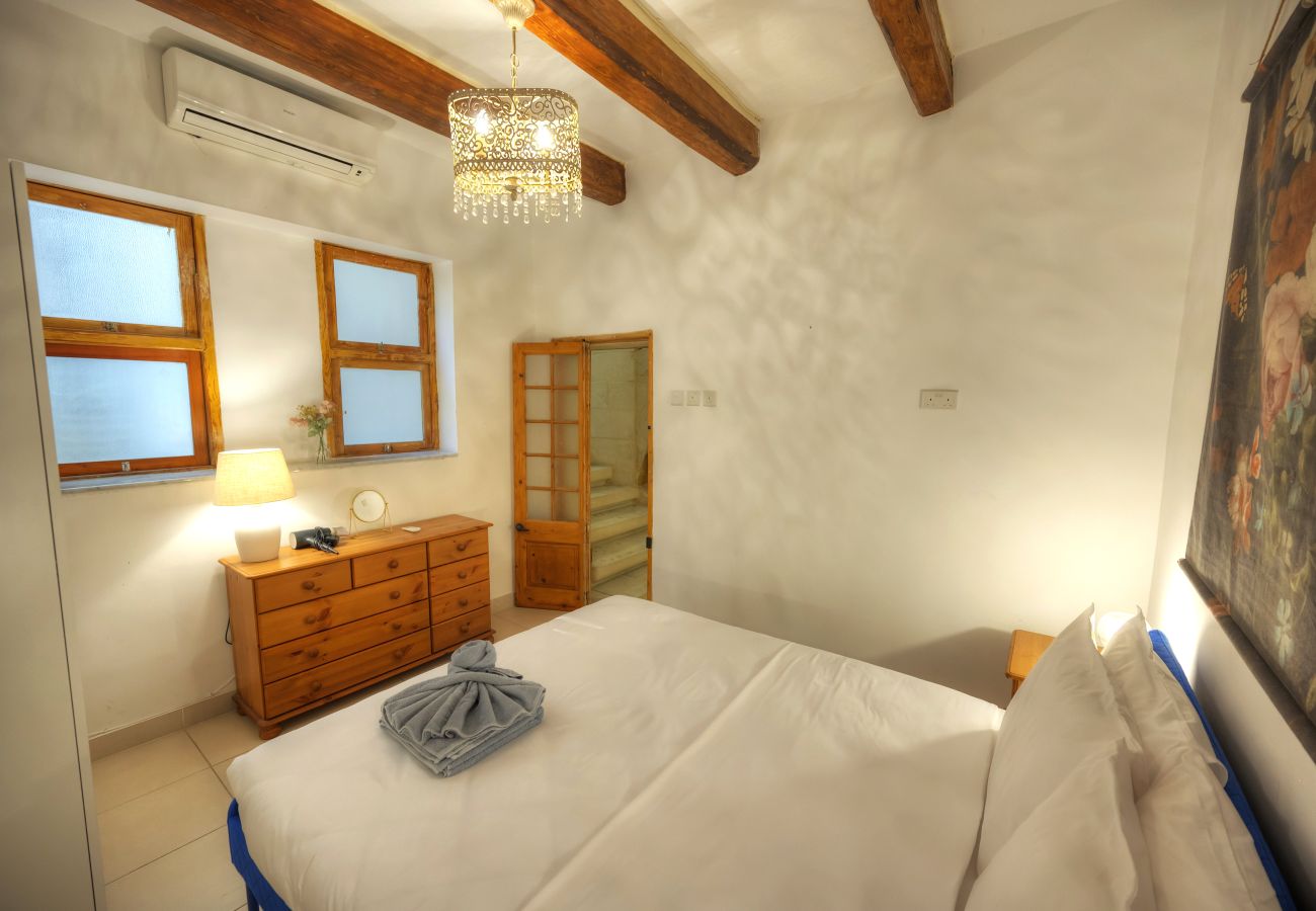 Casa adosada en Valletta - Magestic palazzo, jacuzzi on roof terrace GOVAL-3