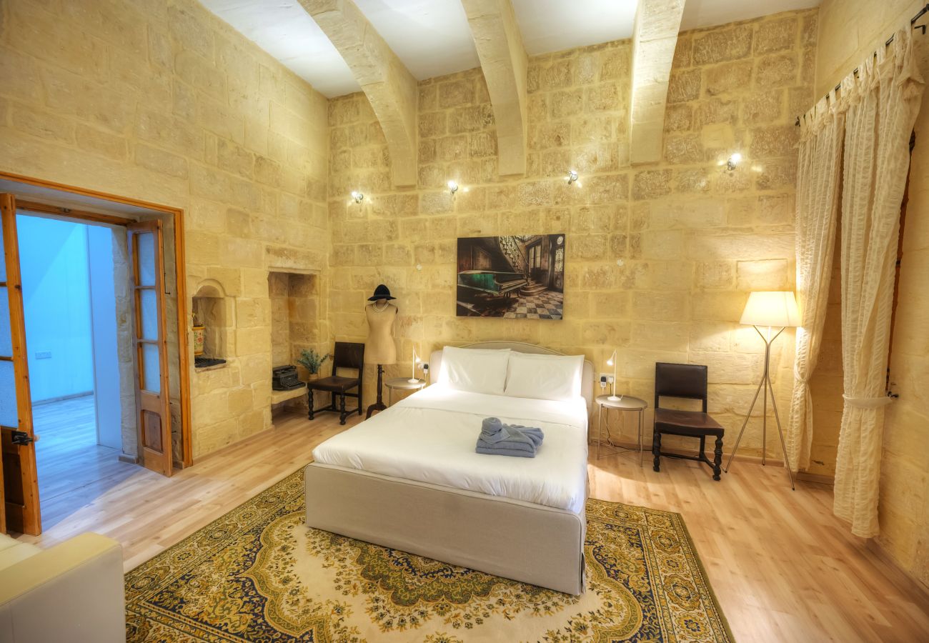 Casa adosada en Valletta - Magestic palazzo, jacuzzi on roof terrace GOVAL-3