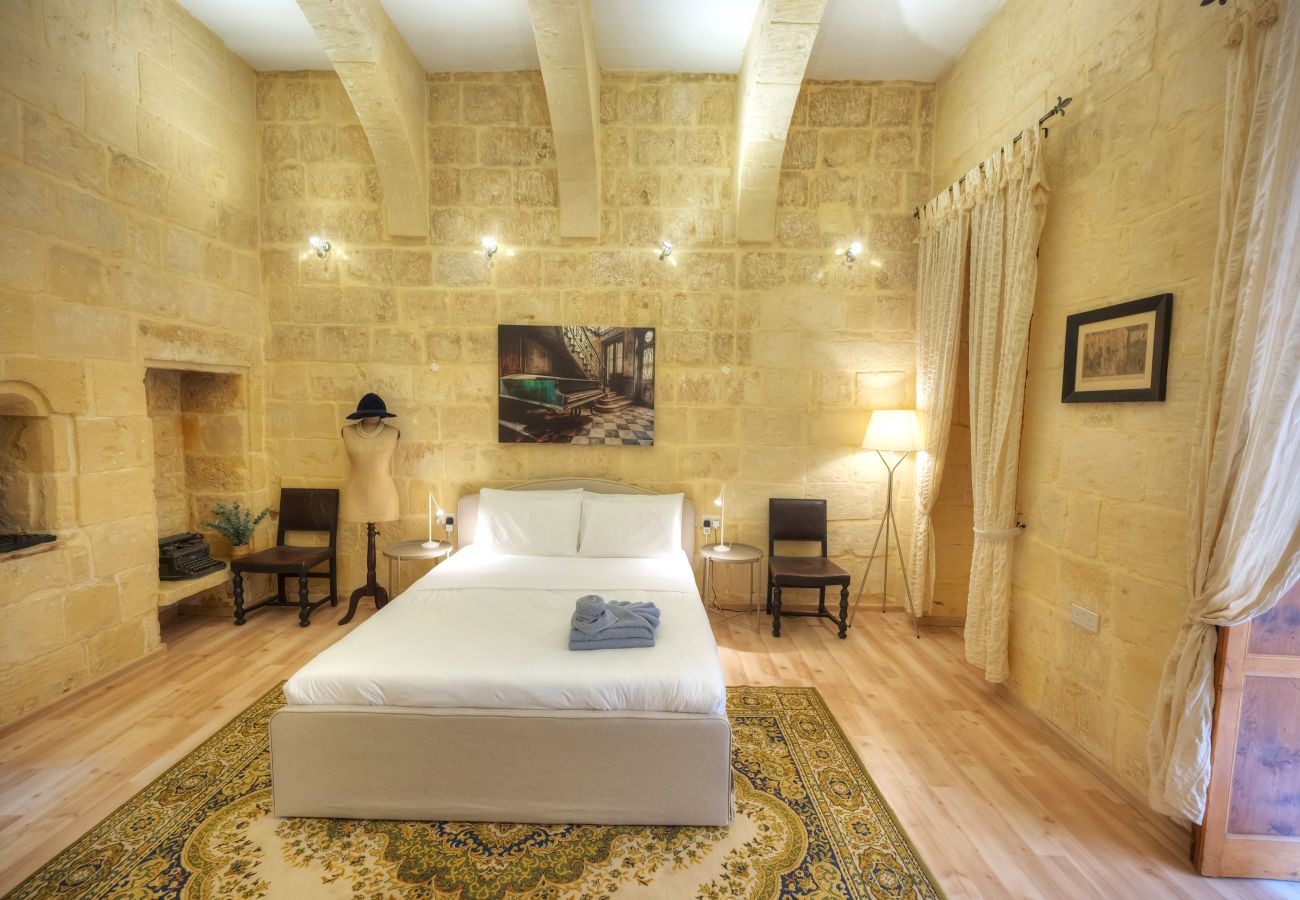Casa adosada en Valletta - Magestic palazzo, jacuzzi on roof terrace GOVAL-3