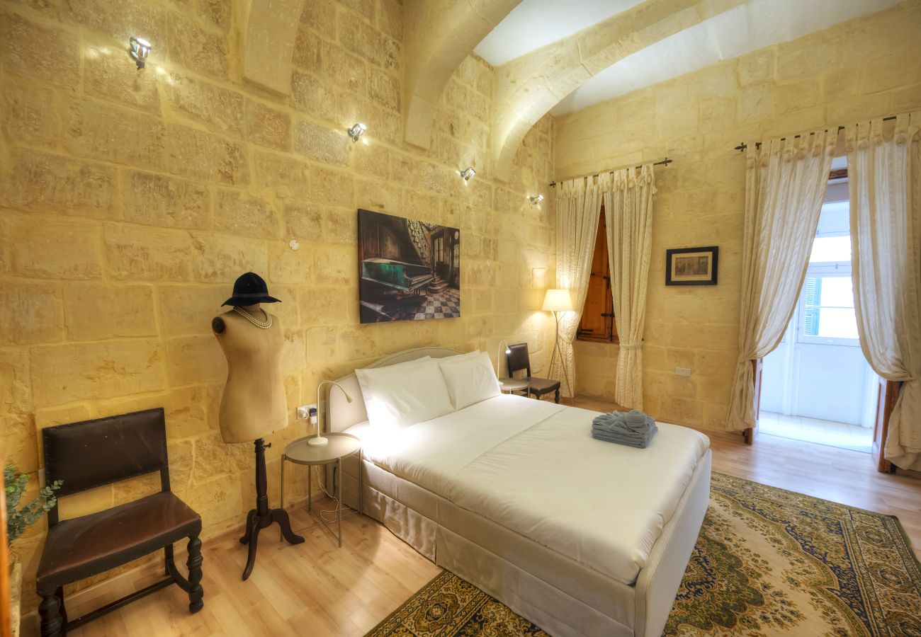 Casa adosada en Valletta - Magestic palazzo, jacuzzi on roof terrace GOVAL-3