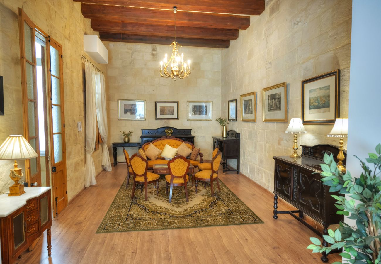Casa adosada en Valletta - Magestic palazzo, jacuzzi on roof terrace GOVAL-3