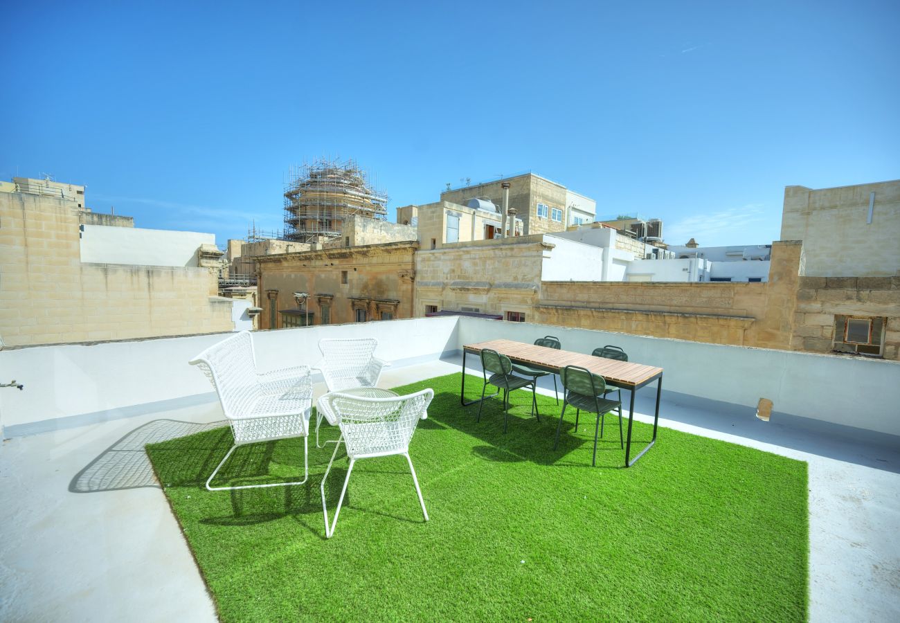 Casa adosada en Valletta - Magestic palazzo, jacuzzi on roof terrace GOVAL-3