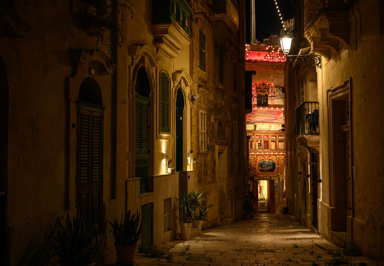 Casa en Birgu - Sumptuous townhouse with roof terrace AGAL1-1