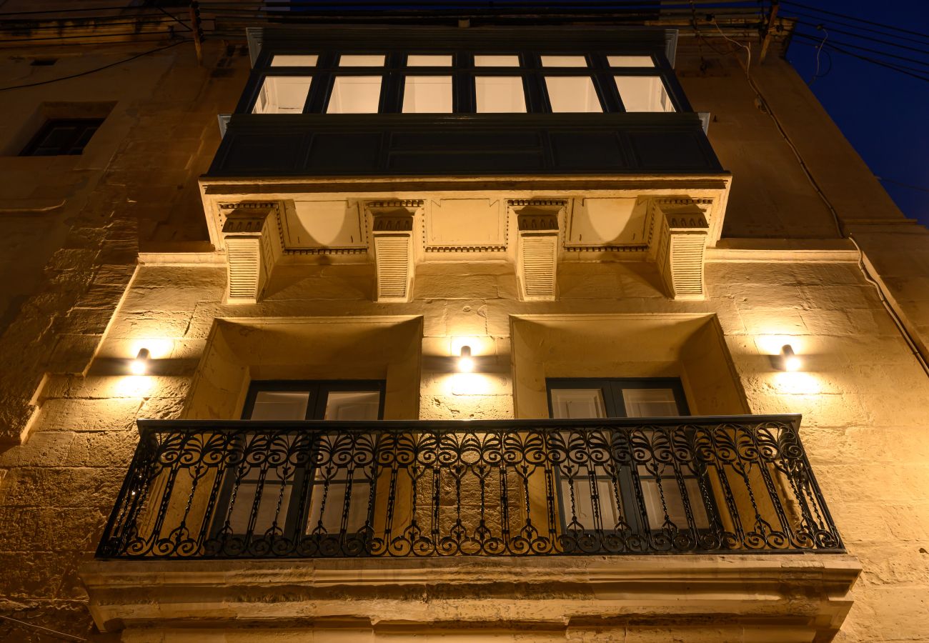 Casa en Birgu - Sumptuous townhouse with roof terrace AGAL1-1