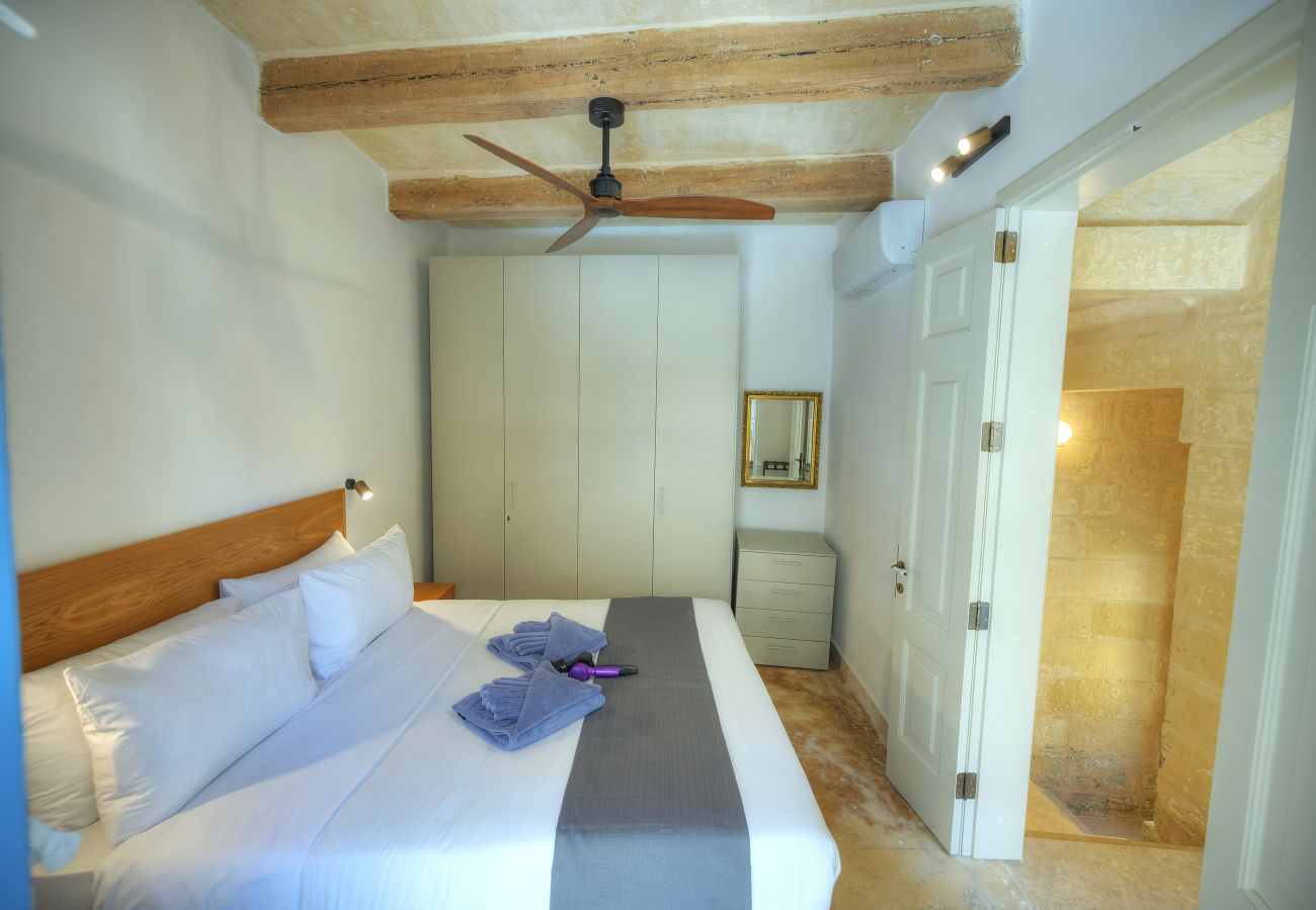 Casa en Birgu - Sumptuous townhouse with roof terrace AGAL1-1