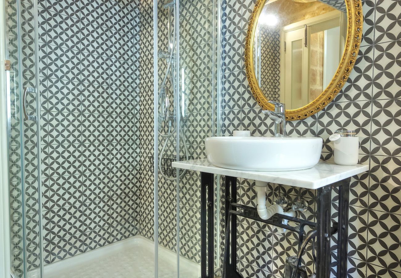 Casa en Birgu - Sumptuous townhouse with roof terrace AGAL1-1
