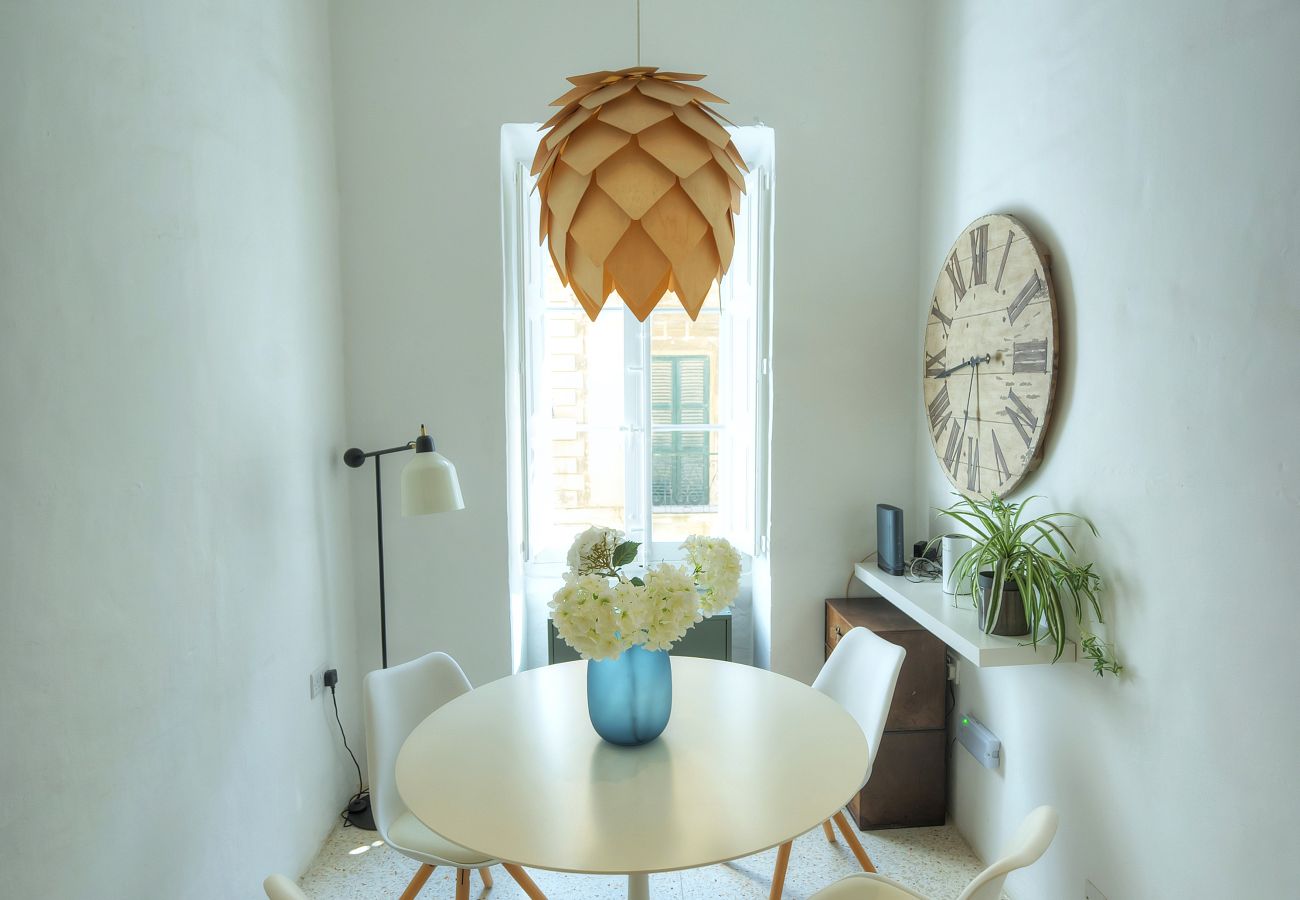 Apartamento en Floriana - Charming and stylish duplex townhouse DGUY1-1