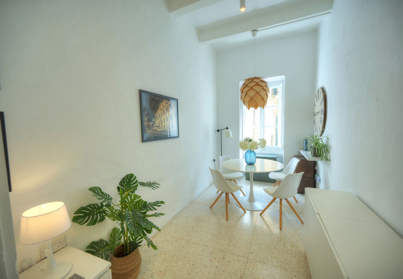Apartamento en Floriana - Charming and stylish duplex townhouse DGUY1-1