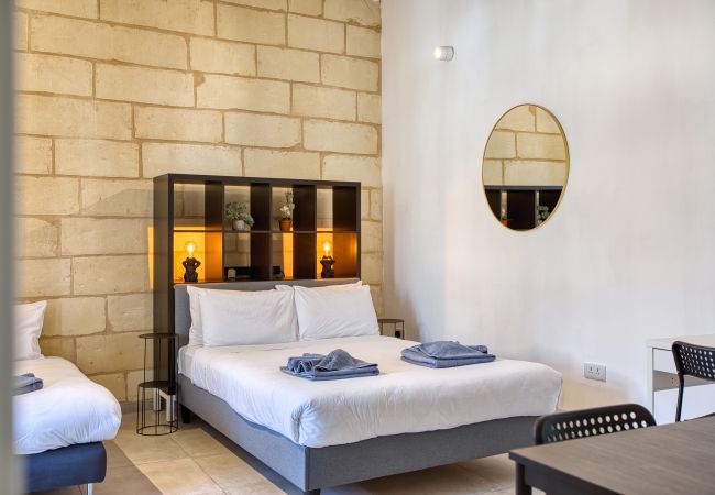 Apartamento en Cospicua - Bright studio, kitchenette, roof terrace GOBLU-3