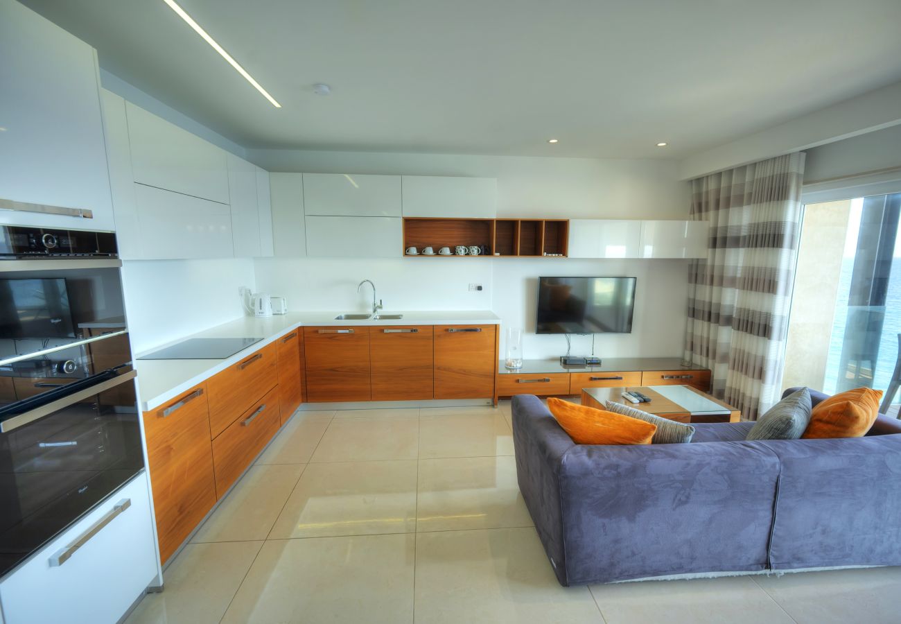Apartamento en Sliema - Charming, modern 3 bedroom seafront