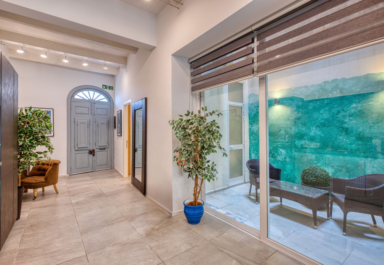 Casa en Valletta - Luxury 2bedroom house with large back yard RABE1-2